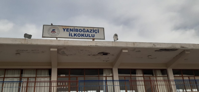 Yeniboğaziçi İlkokulu’nda öğrenciler yeni dersliklere yerleştirildi…Bakan Çavuşoğlu Yeniboğaziçi İlkokulu’nu ziyaret etti