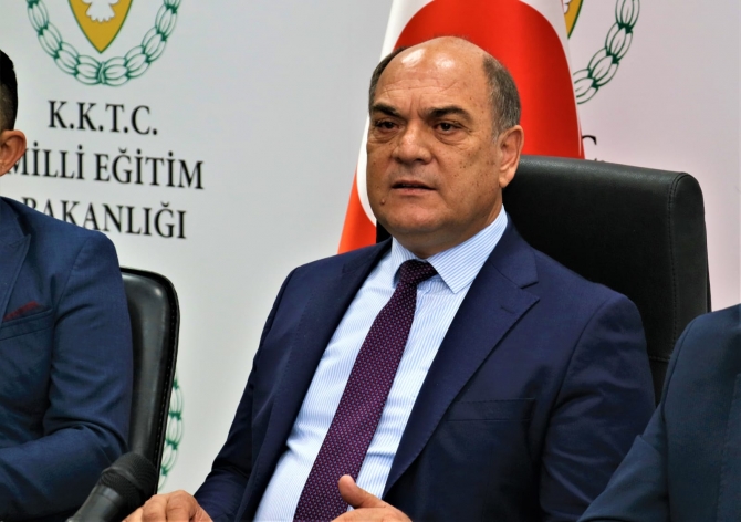 “Bir Okul da Sen yap Kampanyası” çerçevesinde Milli Eğitim Bakanlığı ile bazı belediyeler arasında protokol imzalandı